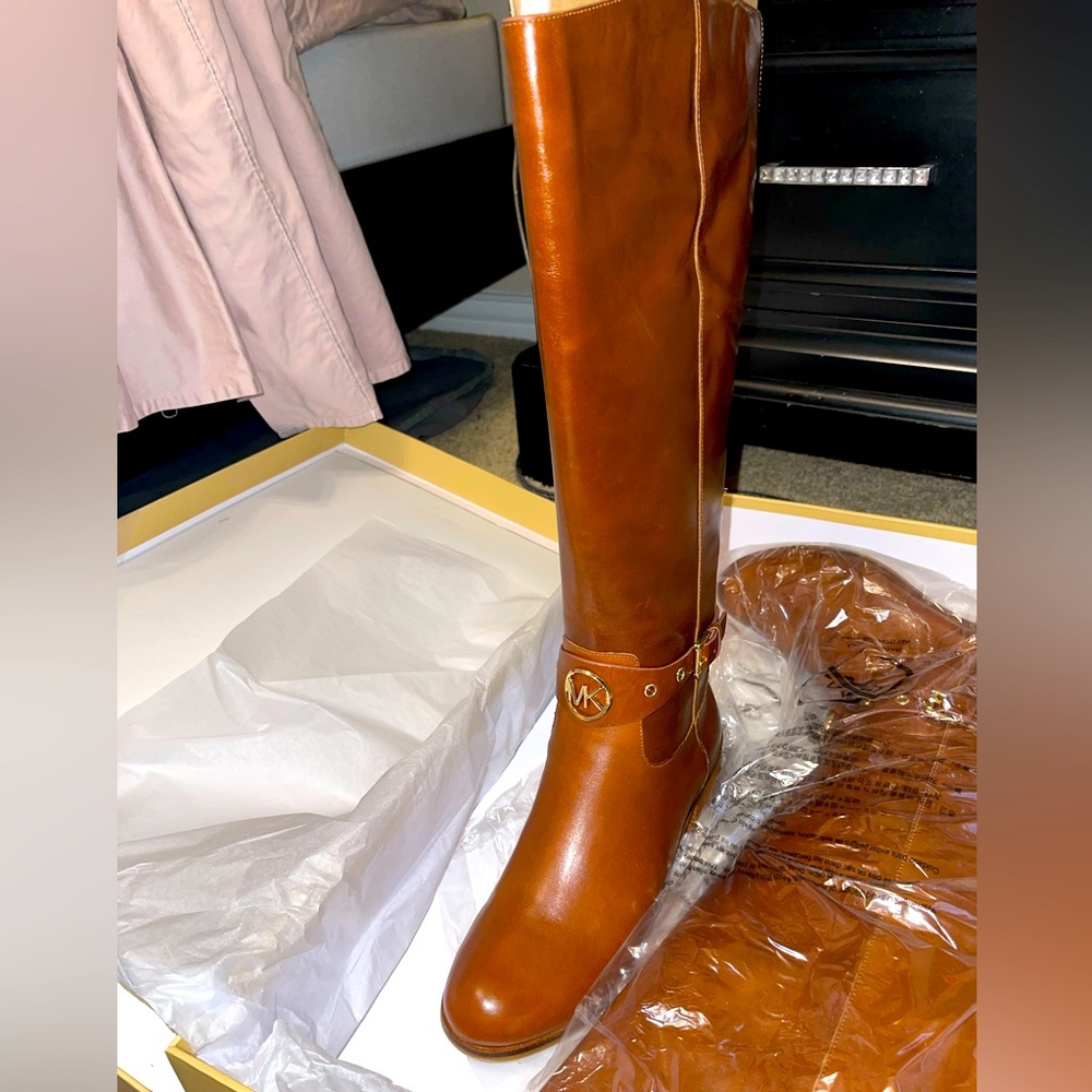 Michael Kors Heather Tan Boots size 9